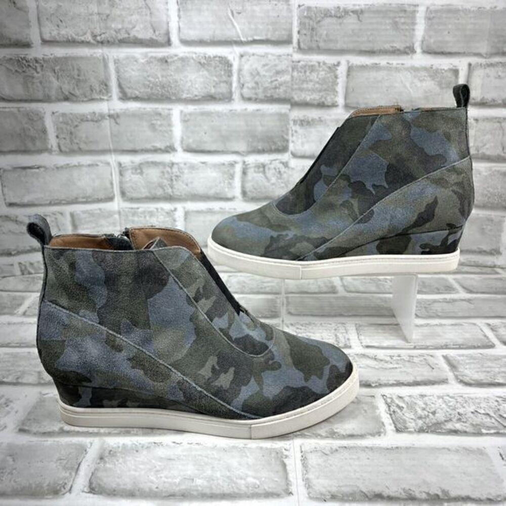 Linea Paolo Anna Women’s Size 7.5 Suede Camo Original Low Wedge Sneakers